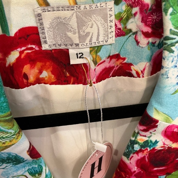 Alberto Makali silky vibrant floral blazer with stone embellishment closure - Picture 13 of 15